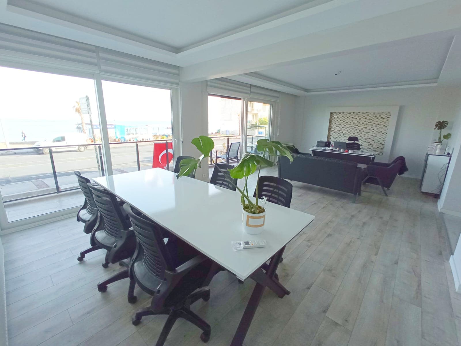REALOFFICE GÜZELBAHÇE HAZIR OFİS & SANAL OFİS — Konak, İzmir Hazır Ofis fotoğraf 2