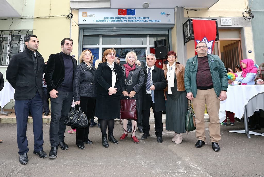 Konak Belediyesi 1. Kadriye Rehberlik Ve Danışma Merkezi — Konak, İzmir Hazır Ofis fotoğraf 3
