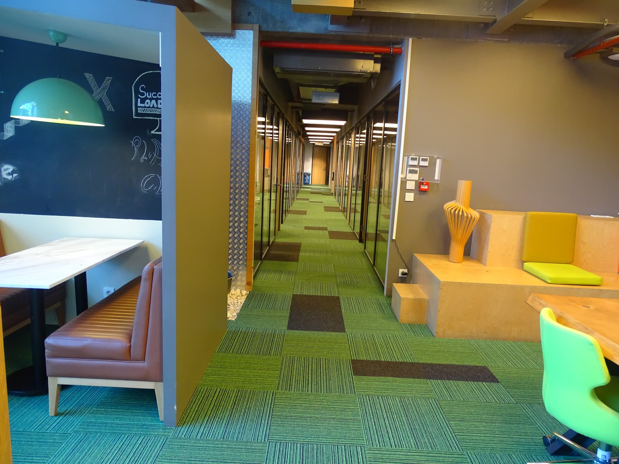Plaza Cubes | Maslak İz Plaza Giz | Hazır & Sanal & Kiralık Ofis — Maslak, İstanbul Plaza Ofis fotoğraf 3