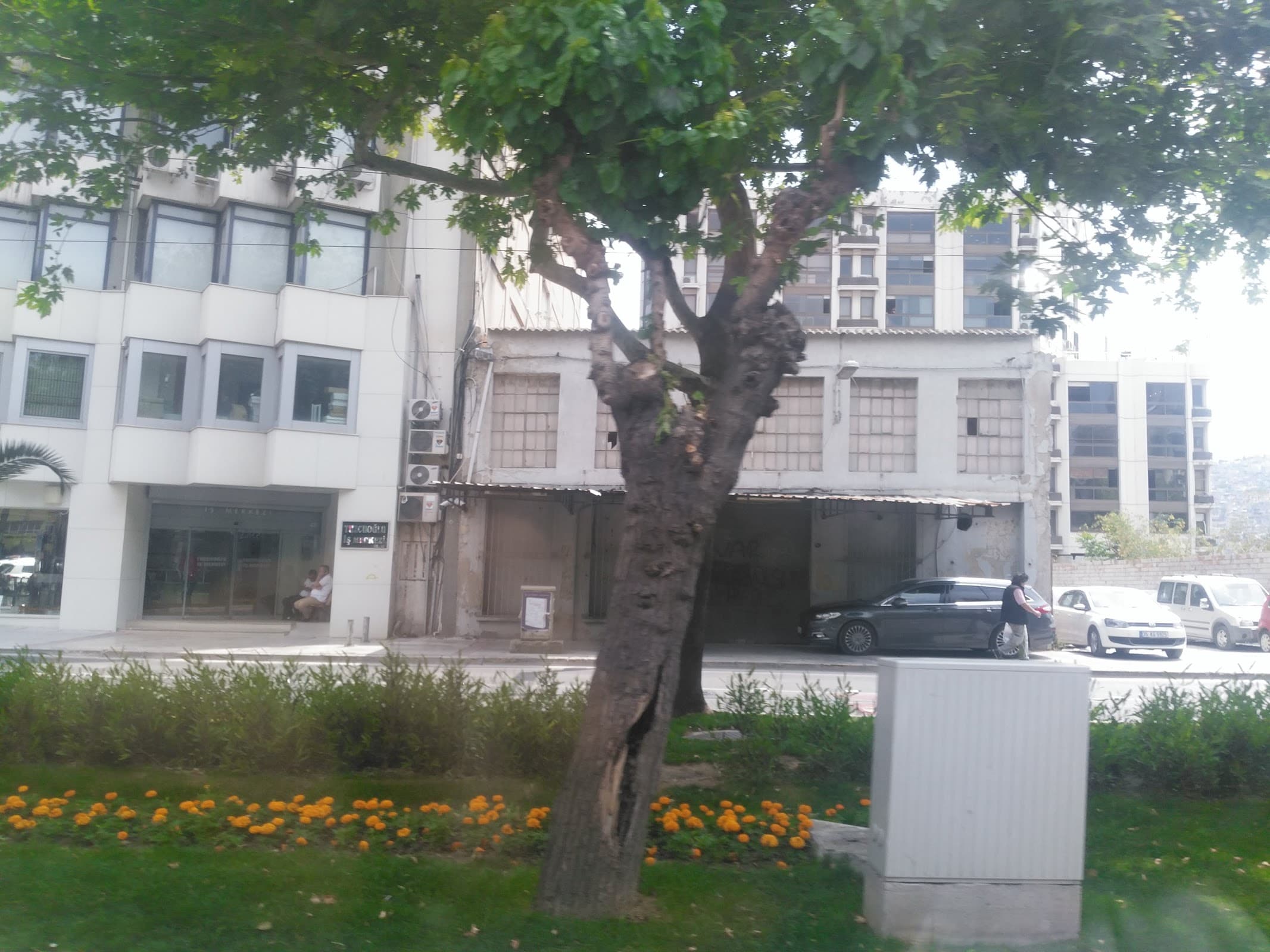Tuzcuoğlu İş Merkezi Güvenlik nedeniyle fotoğraf Çekilmedi — Alsancak, İzmir Hazır Ofis fotoğraf 2