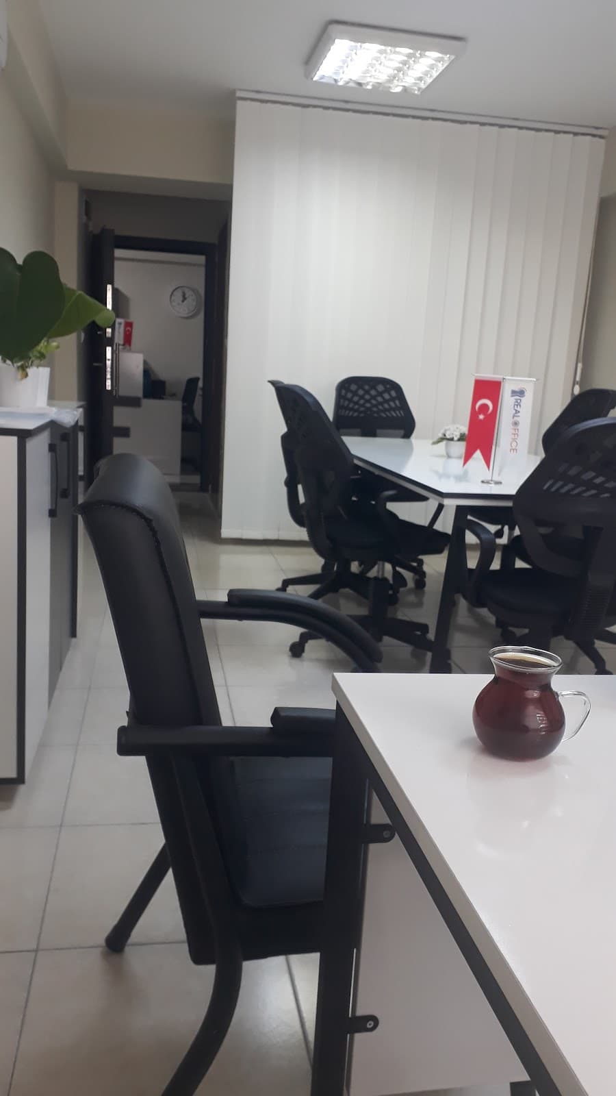 REALOFFICE HAZIR OFİS & SANAL OFİS MENEMEN — Bornova, İzmir Hazır Ofis fotoğraf 2
