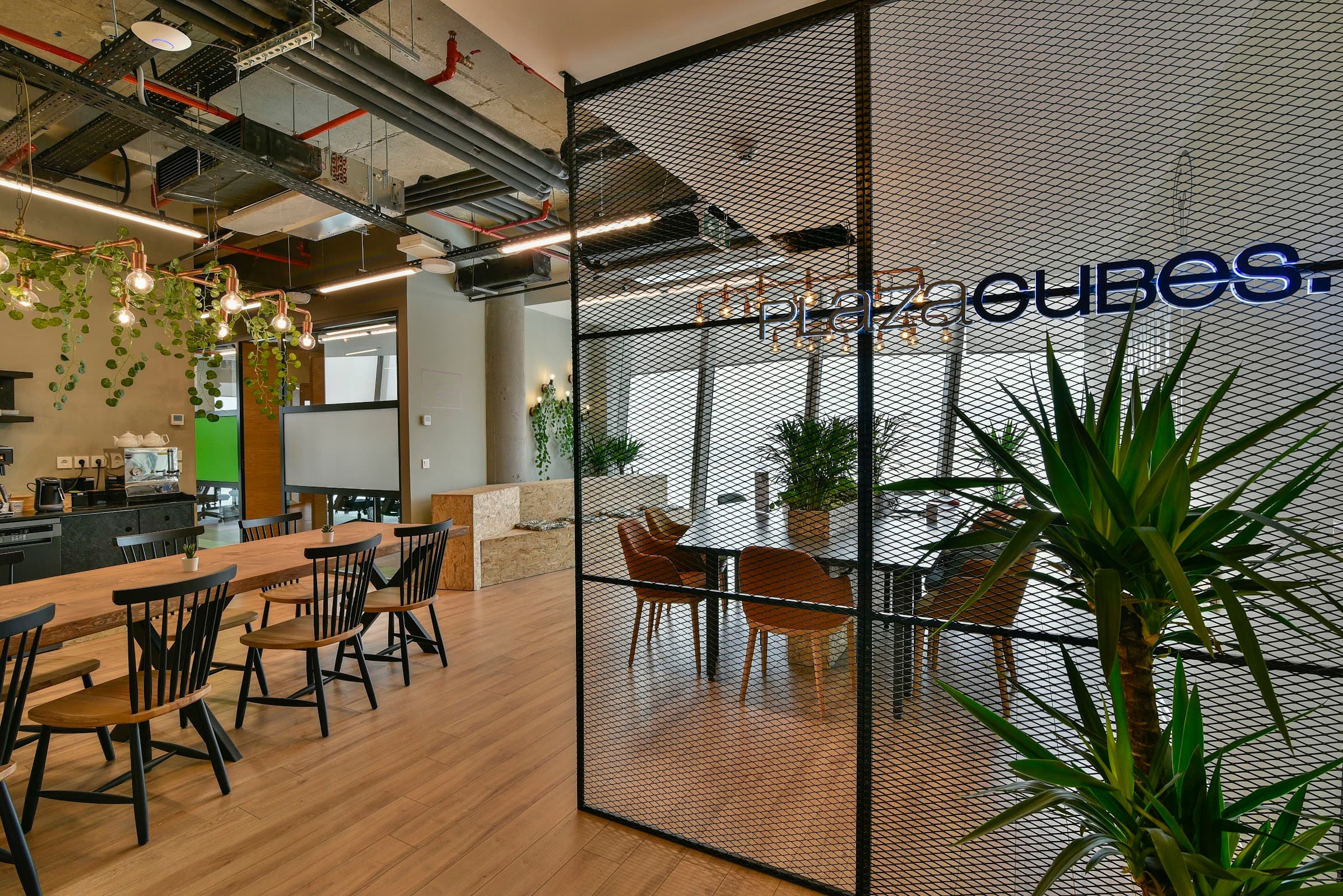 Plaza Cubes | İzmir Mistral | Hazır & Sanal & Kiralık Ofis — Bayraklı, İzmir Plaza Ofis fotoğraf 2