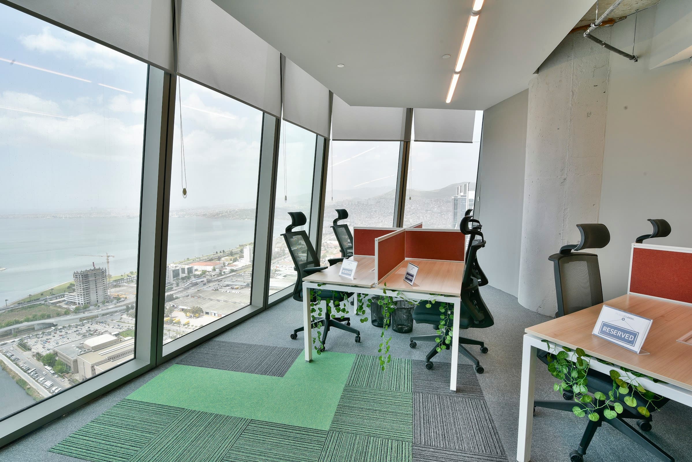 Plaza Cubes | İzmir Mistral | Hazır & Sanal & Kiralık Ofis — Bayraklı, İzmir Plaza Ofis fotoğraf 4
