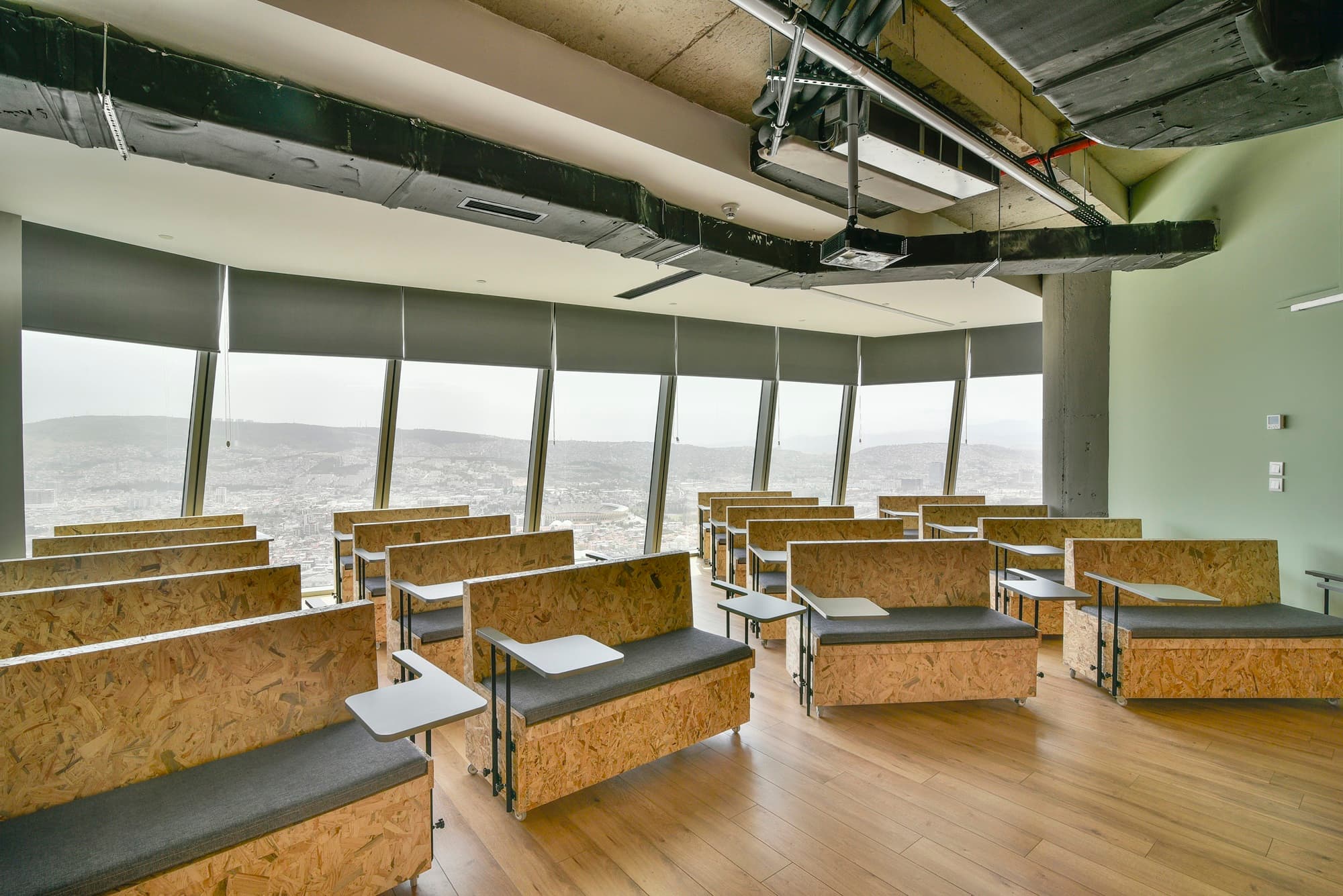 Plaza Cubes | İzmir Mistral | Hazır & Sanal & Kiralık Ofis — Bayraklı, İzmir Plaza Ofis fotoğraf 5