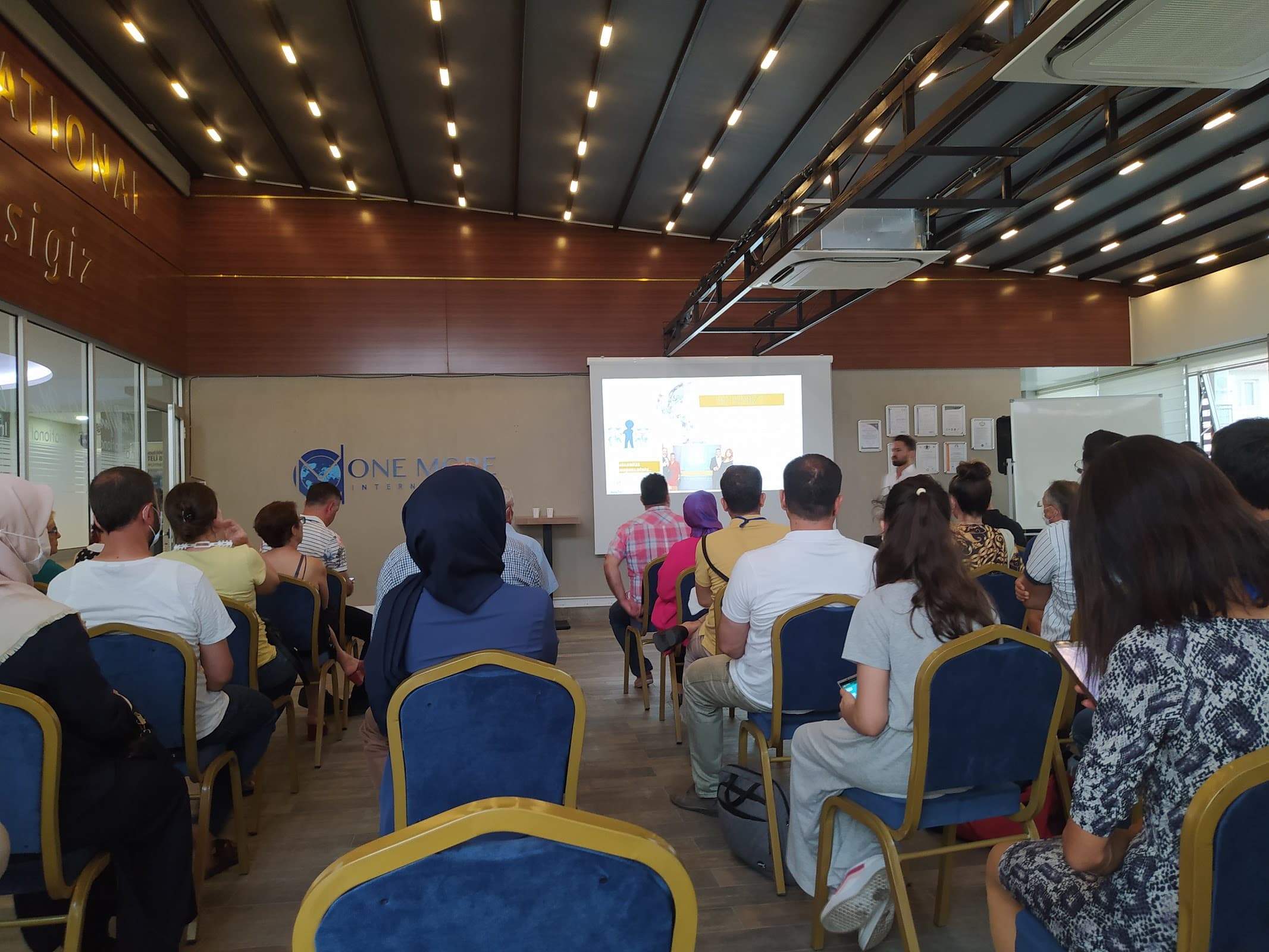 ONE MORE INTERNATIONAL EGE BÖLGE MÜDÜRLÜĞÜ — Bayraklı, İzmir Hazır Ofis fotoğraf 5