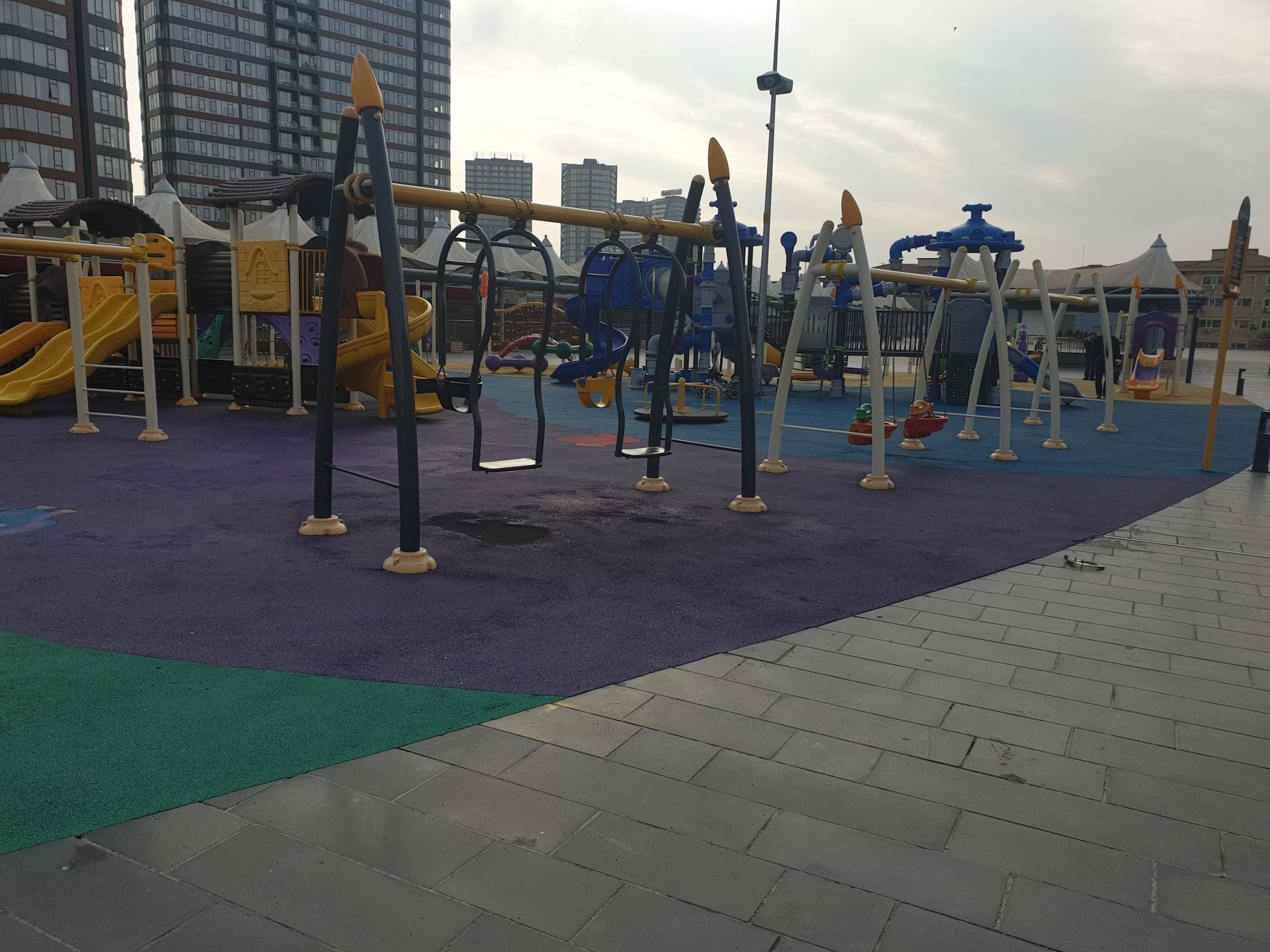 Kadıköy İş Merkezi — Kadıköy, İstanbul Hazır Ofis