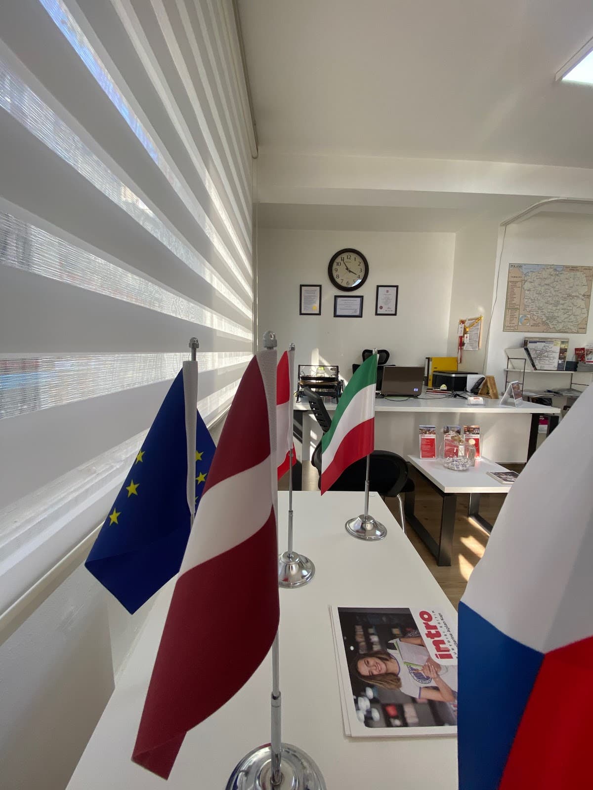 İntro Yurtdışı Eğitim — Alsancak, İzmir Hazır Ofis fotoğraf 2