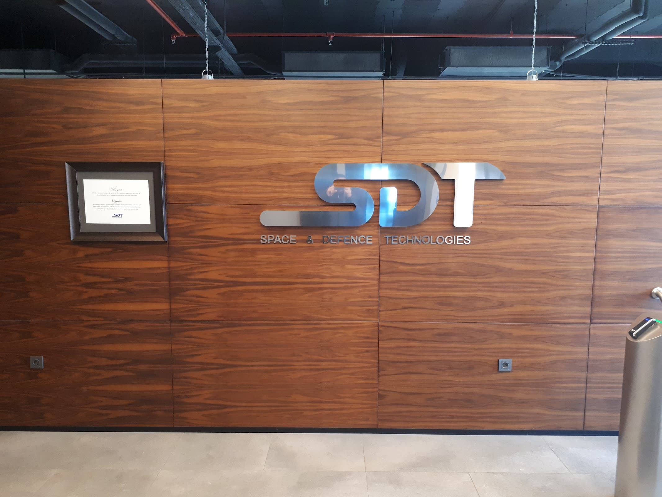 SDT Uzay ve Savunma Teknolojileri A.Ş. ODTÜ-TEKNOKENT YERLEŞKESİ — Eskişehir Yolu, Ankara Hazır Ofis fotoğraf 2
