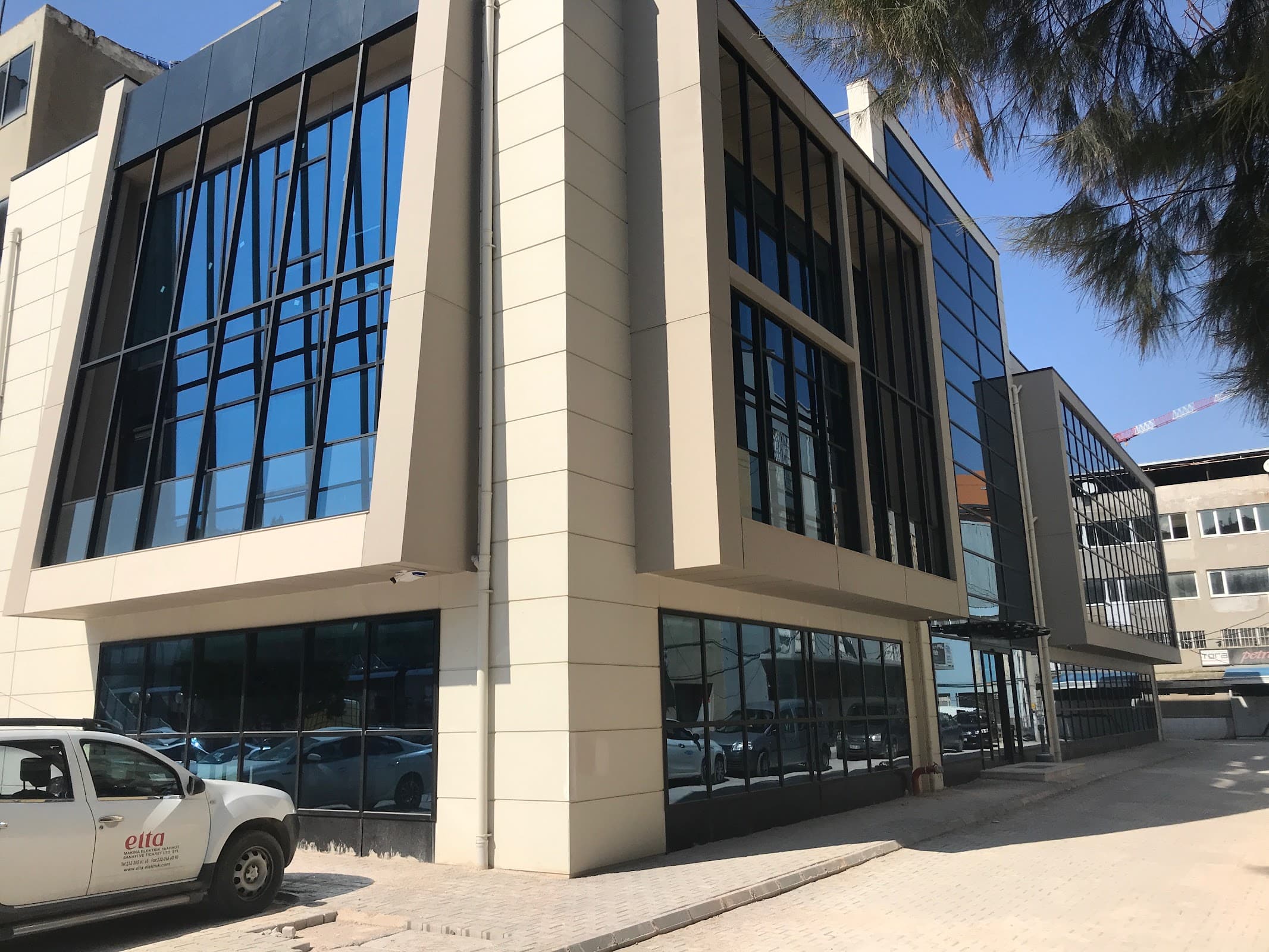 EMO YENI HIZMETve EĞİTİM MERKEZİ — Bornova, İzmir Hazır Ofis fotoğraf 3