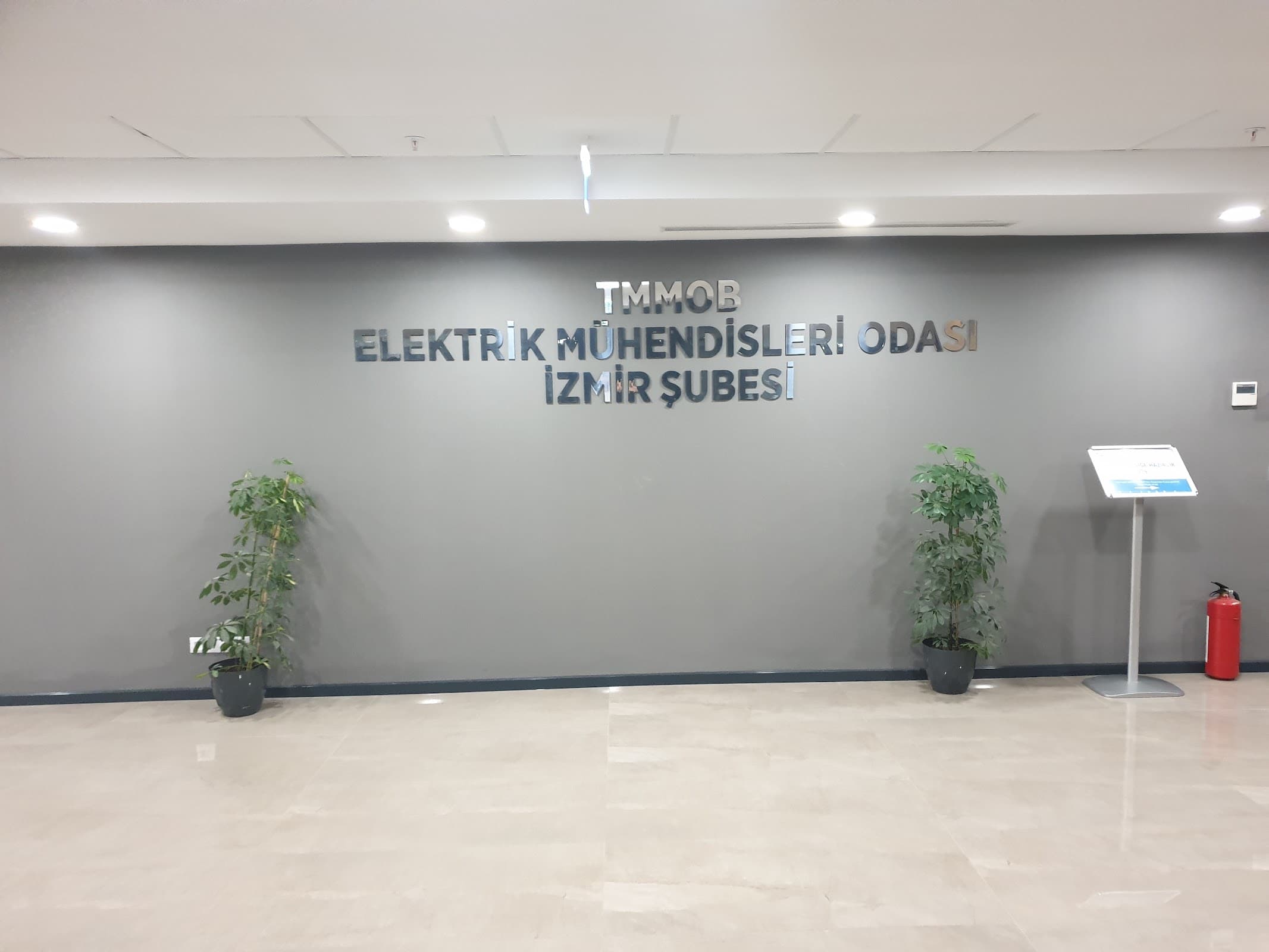 EMO YENI HIZMETve EĞİTİM MERKEZİ — Bornova, İzmir Hazır Ofis fotoğraf 4