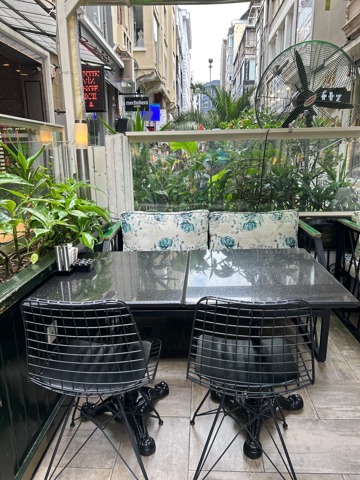 Bekiroğlu İş Merkezi — Şişli, İstanbul Hazır Ofis