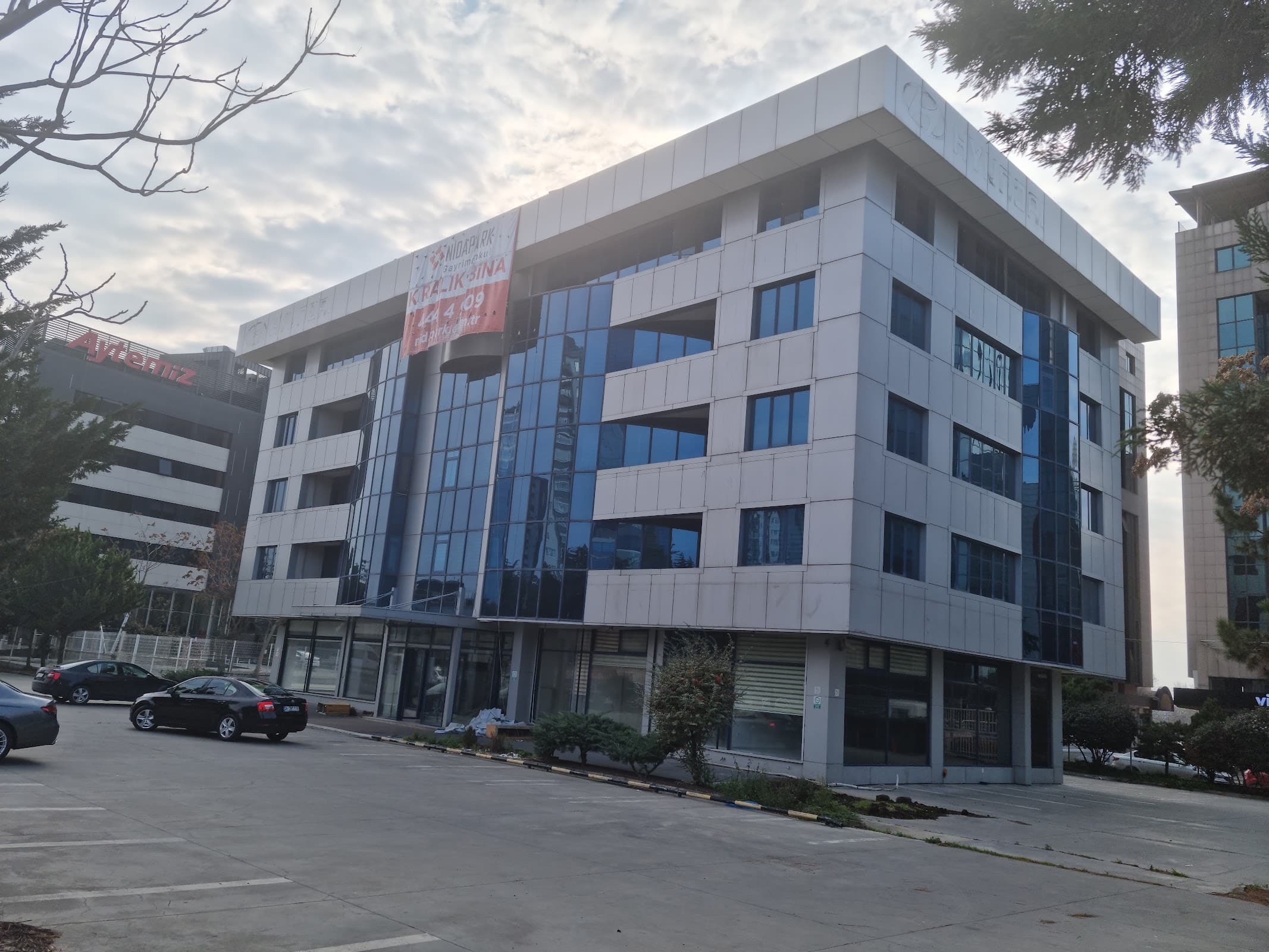 Eskiyapanlar İş Merkezi — Kozyatağı, İstanbul Hazır Ofis