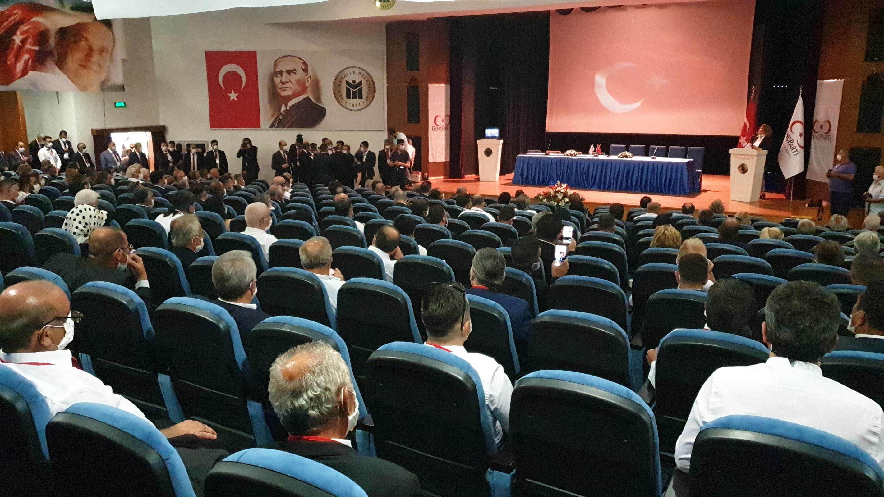 Genç Parti istanbul il Baskanlıgı — Kadıköy, İstanbul Hazır Ofis fotoğraf 3