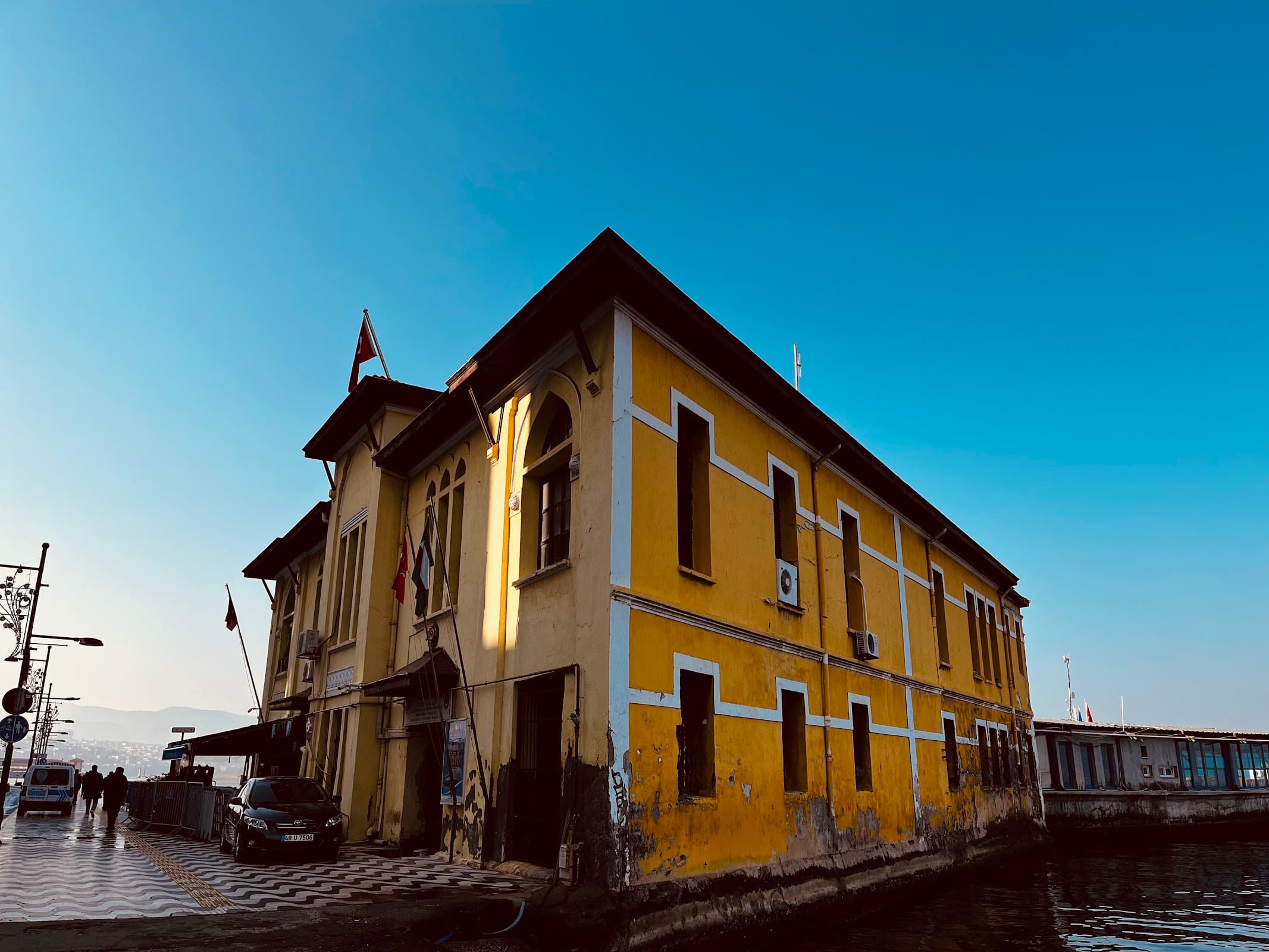 Pasaport,İZMİR — Alsancak, İzmir Hazır Ofis