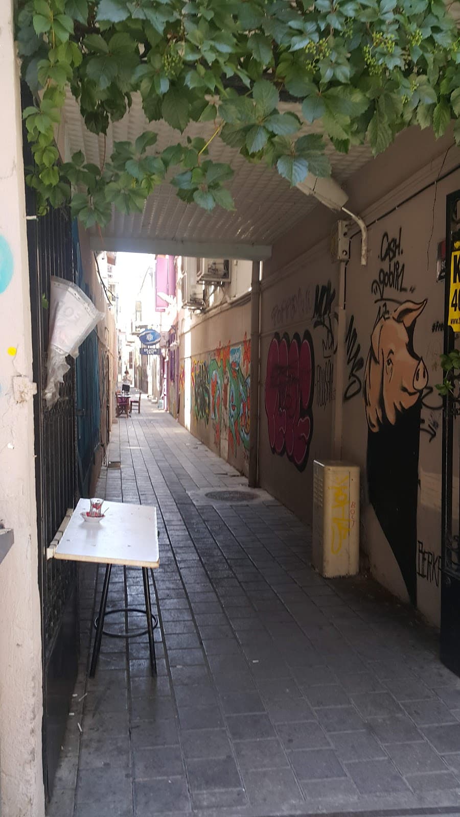 DANTEL SOKAK — Alsancak, İzmir Hazır Ofis