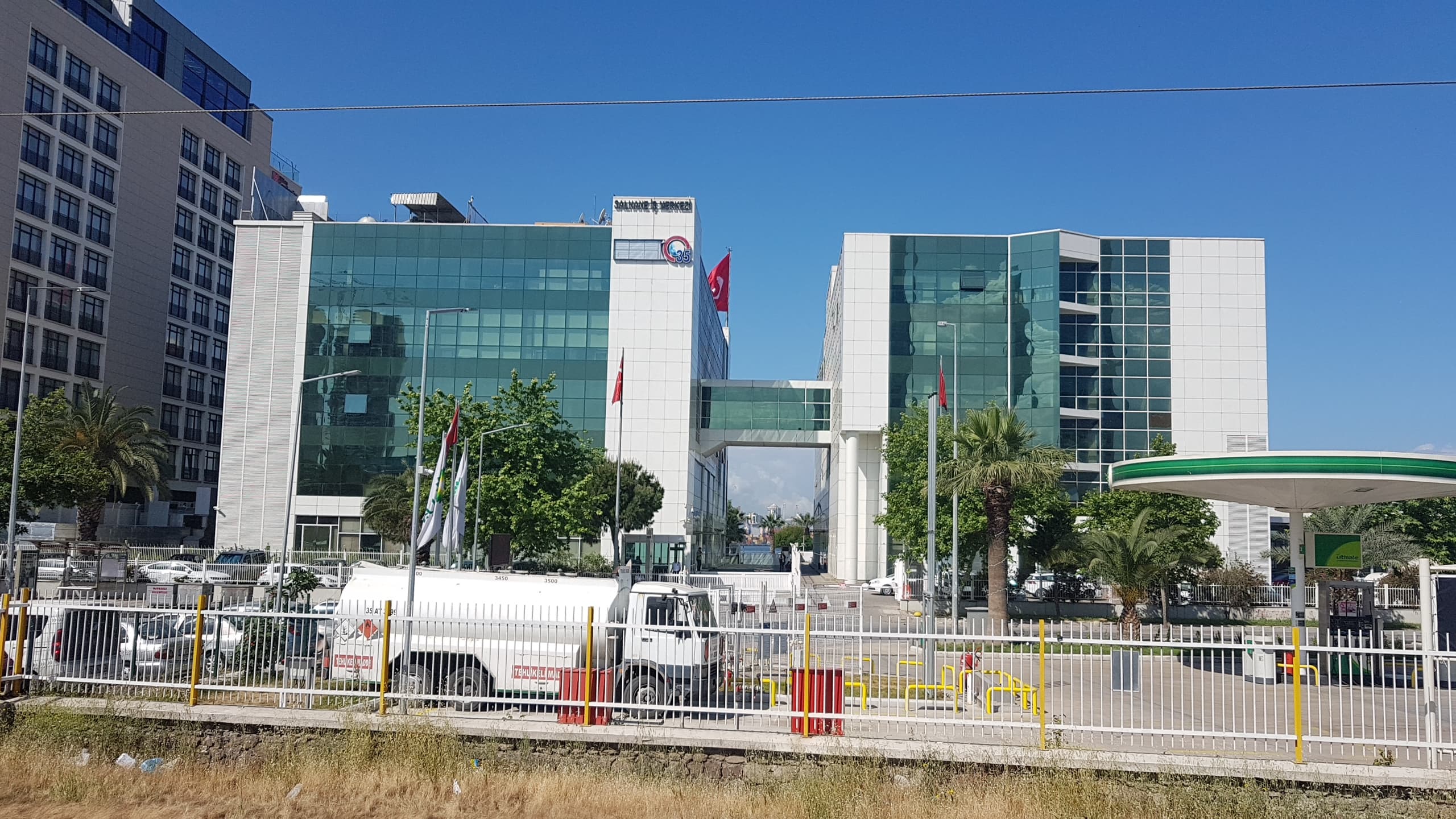 Salhane İş Merkezi — Bayraklı, İzmir Hazır Ofis