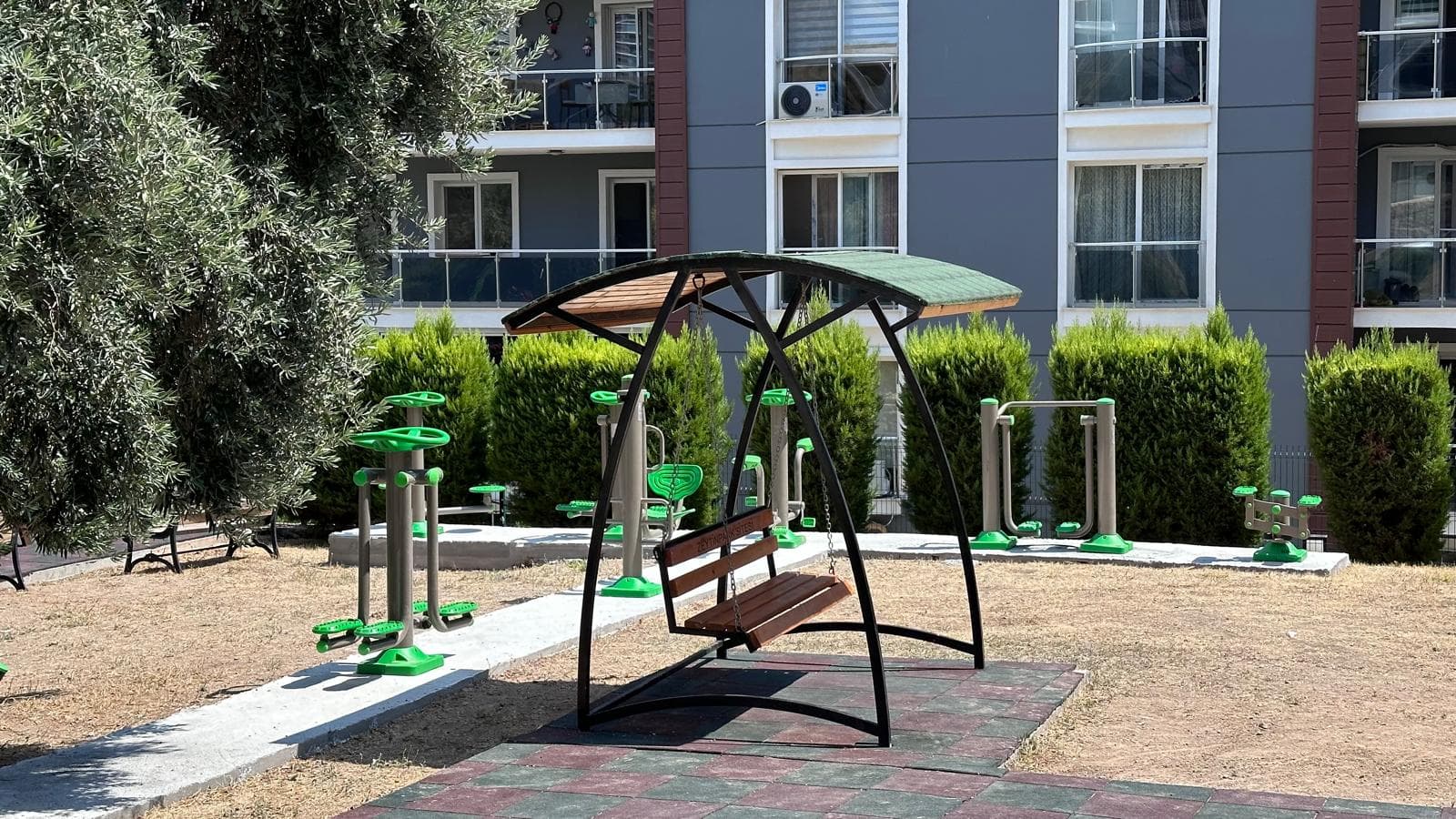 1K Bina ve Site Yönetimi — Konak, İzmir Hazır Ofis