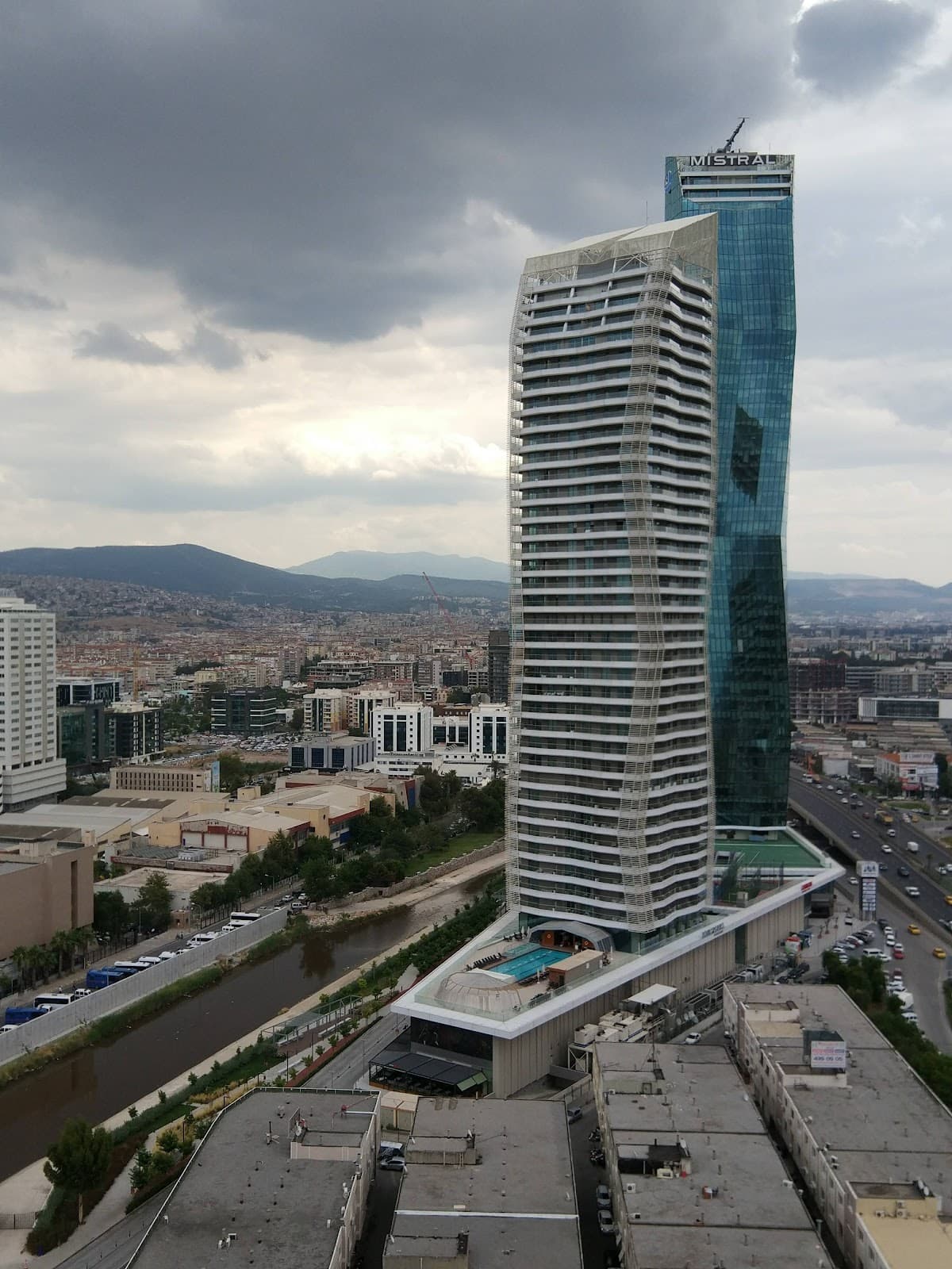 Gündoğan İş Merkezi — Bayraklı, İzmir Hazır Ofis