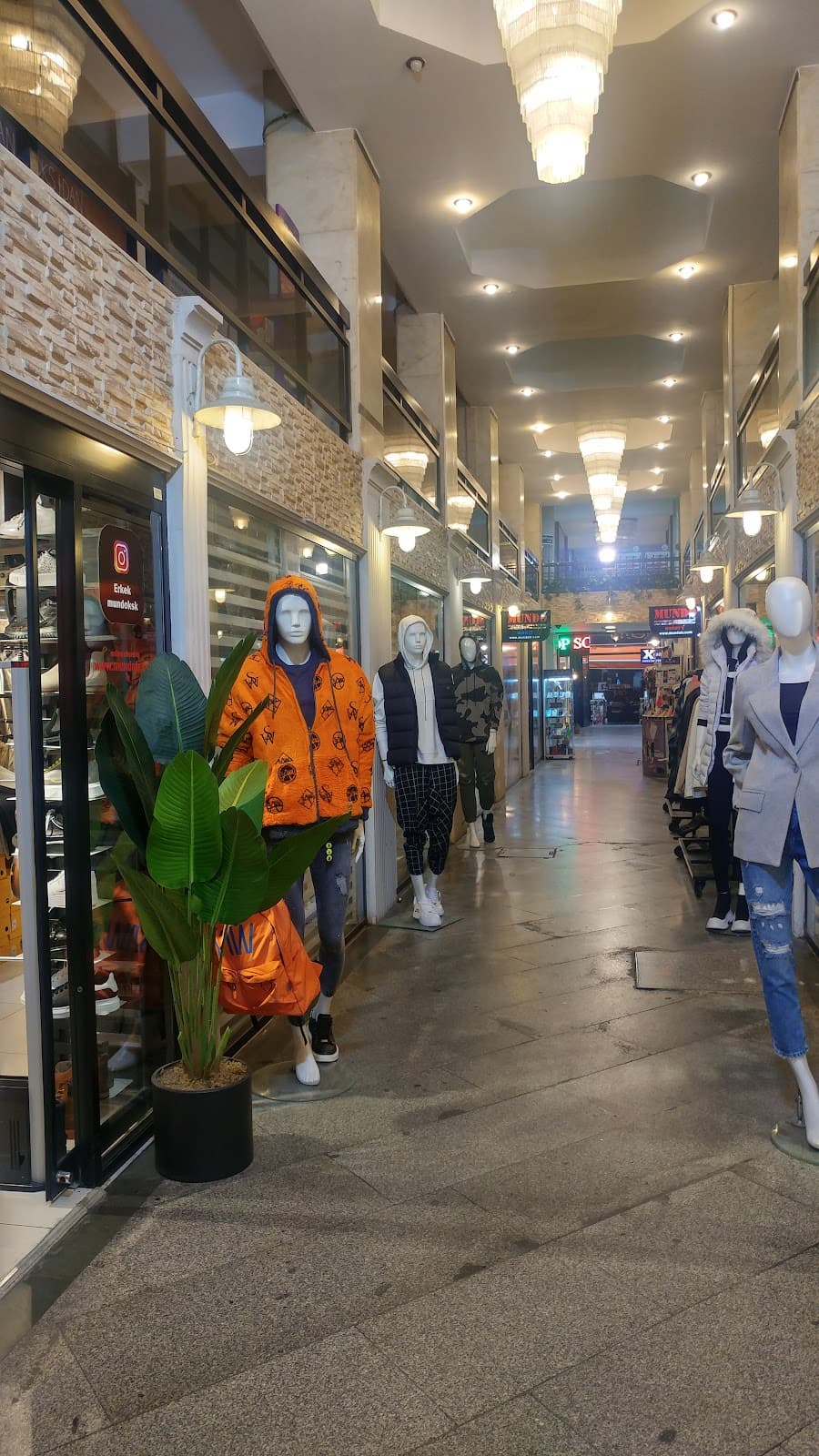 Mertoğlu İş Merkezi — Karşıyaka, İzmir Hazır Ofis